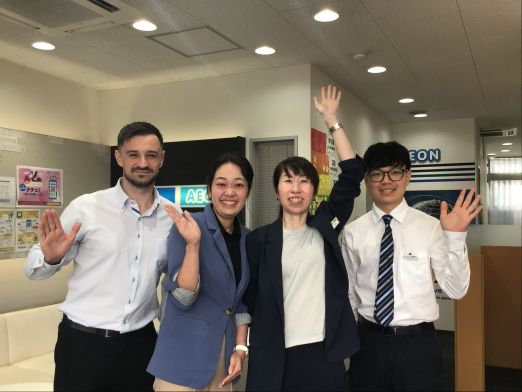 イーオン加古川校のスタッフと講師一同、生徒様の学びを全力でサポートします。